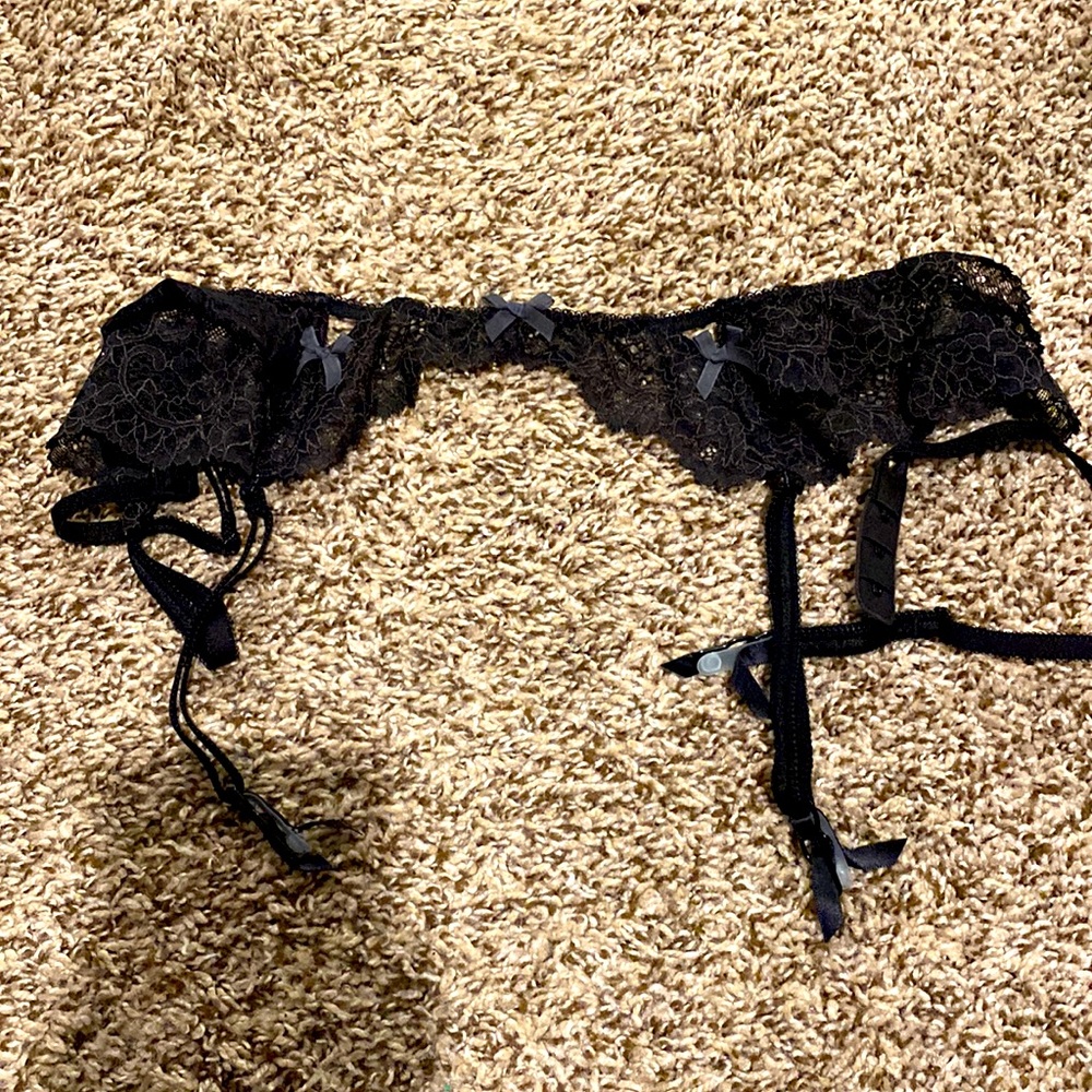 Black/Grey VS Garter Belt